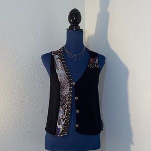 BKE Black and Animal Print Vest